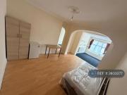 1 bedroom in a house share to rent