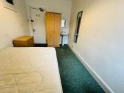 1 bedroom in a house share to rent