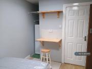 1 bedroom in a house share to rent