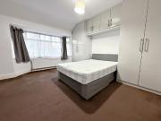 1 bedroom in a house share to rent