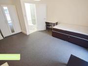 1 bedroom in a house share to rent