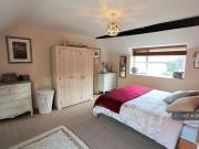 1 bedroom in a house share to rent