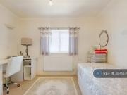 1 bedroom in a house share to rent