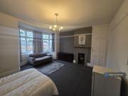 1 bedroom in a house share to rent