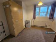 1 bedroom in a house share to rent