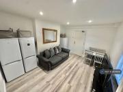 1 bedroom in a house share to rent