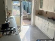 1 bedroom in a house share to rent