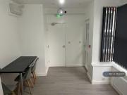 1 bedroom in a house share to rent