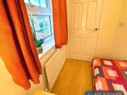 1 bedroom in a house share to rent