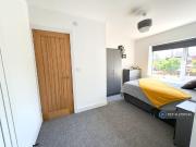 1 bedroom in a house share to rent