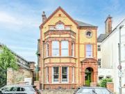 1 Bedroom Maisonette For Rent In Between The Commons, London