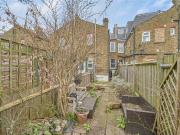 1 bedroom maisonette to rent