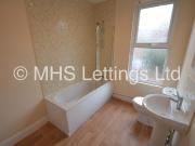 1 Bedroom Mid Terraced House for rent in Woodside Avenue