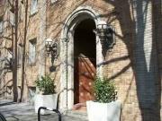 1 Bedroom Out Metropolitan Apartments
