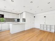 1 bedroom property in Coniston Court, Kendal Street,...