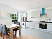 1 bedroom property in Cross Street, London, N1 £2,250...