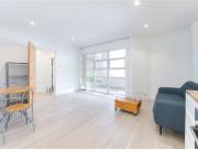 1 bedroom property in Drayton Park, Islington, London,... 1 bedroom property in Drayton Park, Islington, London,...