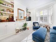 1 bedroom property in Grayshott Road, London, SW11...