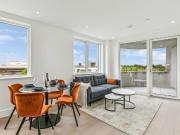 1 bedroom property in Hyde Apartments, 1 Hyde Lane,...