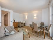 1 bedroom property in New Providence Wharf, 1 Fairmont...