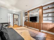 1 bedroom property in Sheridan Buildings, Martlett...