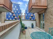 1 bedroom property in The Circle, Queen Elizabeth...
