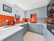 1 bedroom property in Victoria Rise, London, SW4 £2,250...