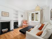 1 bedroom property in Winchester Court, Vicarage Gate,...