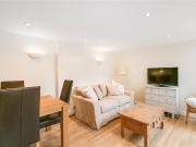 1 bedroom property in Windmill Road, London, SW18 £2,000...