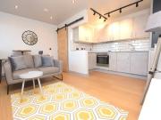 1 bedroom property to let in 32A Castle Street,...