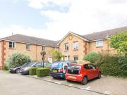 1 bedroom property to let in Wentworth Court, Waterside...