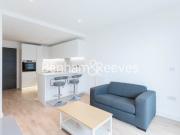 1 bedroom s flat to rent in Greenleaf Walk, Southall,...