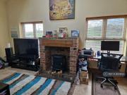 1 bedroom semi detached house to rent