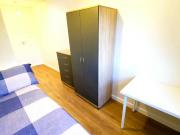 1 Bedroom Shared Living/roommate London London 92161159