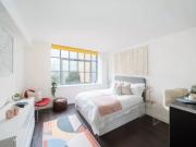 1 Bedroom Shared Living/roommate London London LS90466907