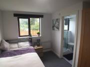 1 Bedroom Shared Living/roommate Loughborough...