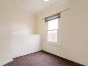 1 bedroom studio apartment to rent