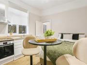 1 bedroom studio for rent in Belmont Road, Wallington