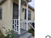 1 Bedroom Townhouse 6829 S Van Ness Ave in Los Angeles,...