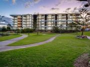 1 bedroom Unit at the Sought After Varsity Waters Apartments