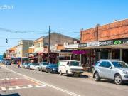 1 BEDROOM UNIT MOMENTS TO COOGEE BEACH WITH LOCK UP GARAGE!