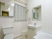 1 bedroom conversion flat with 1 reception and 1...