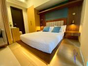 1 Bedroom with Balcony Furnished Uptown Parksuites For...