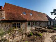 1 Bedrooms Barn conversion for rent in The Green,...