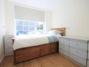 1 Bedrooms Detached house for rent in Mead Close, Egham,...
