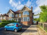 1 Bedrooms Detached house for rent in West Wycombe, High...