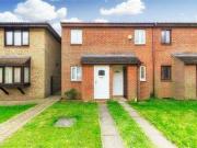 1 Bedrooms End terrace house for sale in Robins Close,...