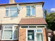 1 Bedrooms Flat for rent in Addison Avenue, Hounslow...