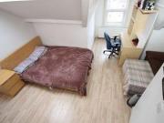 1 Bedrooms Flat for rent in Brudenell Road, Hyde Park,...