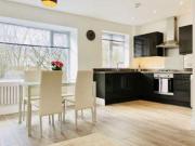 1 Bedrooms Flat for rent in Central Parade, New...